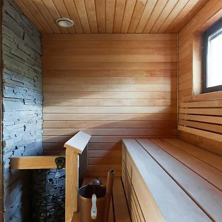 Halla 2 - 8 Henkiloelle, Himosykkoesen Alue, 76m²+36m² Jämsä