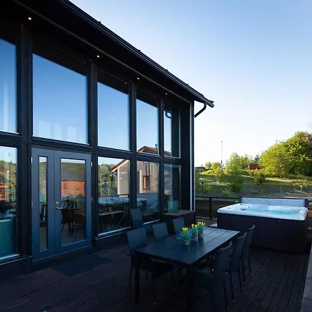 Halla 2 - 8 Henkiloelle, Himosykkoesen Alue, 76m²+36m²