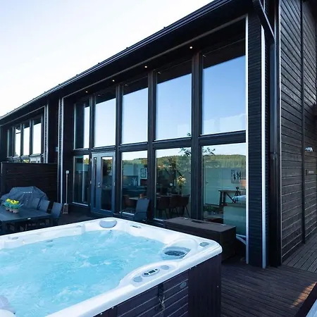 Halla 2 - 8 Henkiloelle, Himosykkoesen Alue, 76m²+36m² * Jämsä