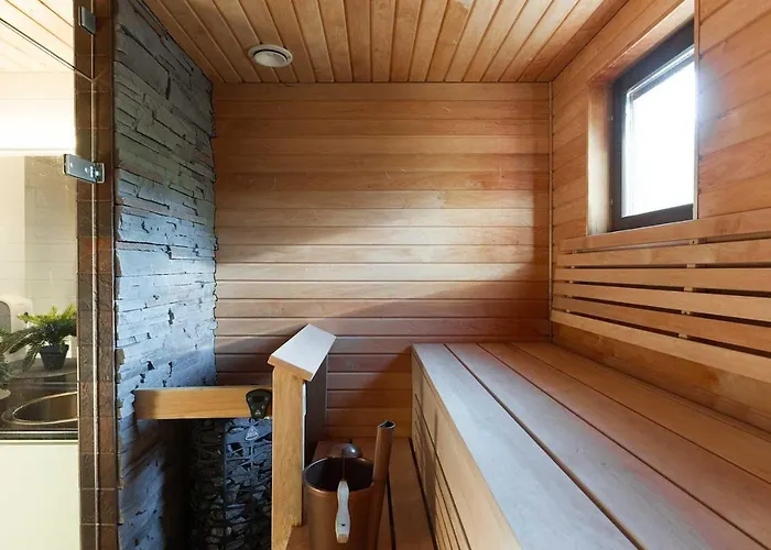 Halla 2 - 8 Henkiloelle, Himosykkoesen Alue, 76m²+36m² Jämsä